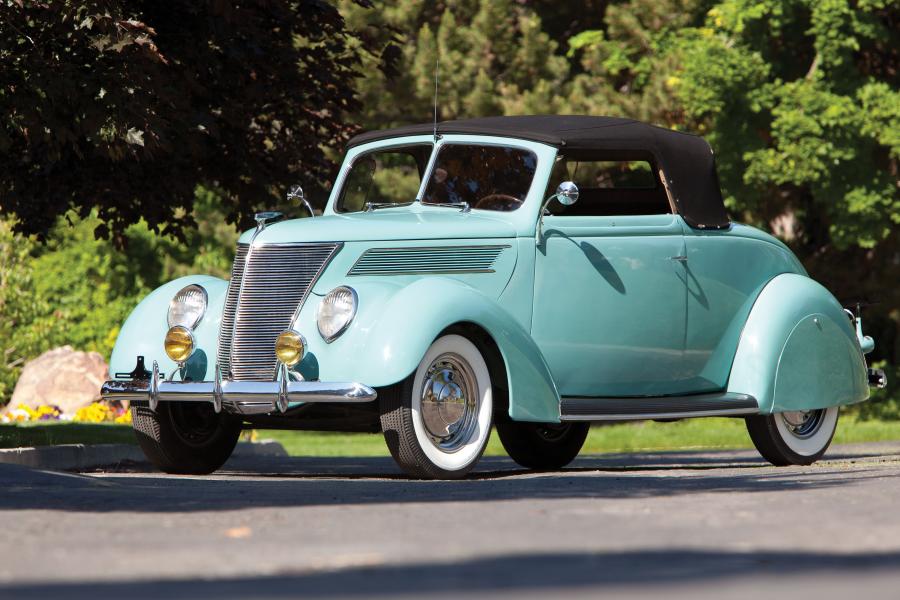  Ford DeLuxe Roadster 1937 года  (фото 1 из 3)